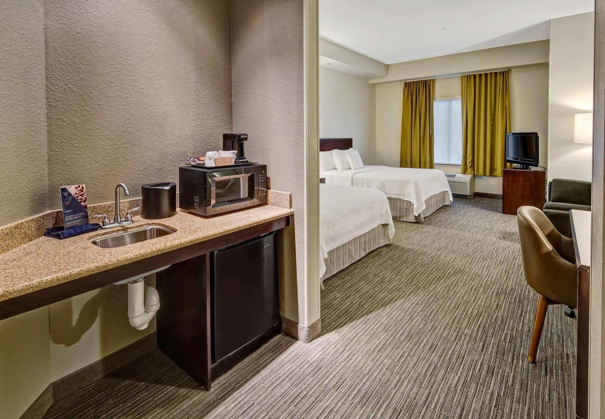 Springhill Suites By Marriott Naples Golden Gate Exterior photo